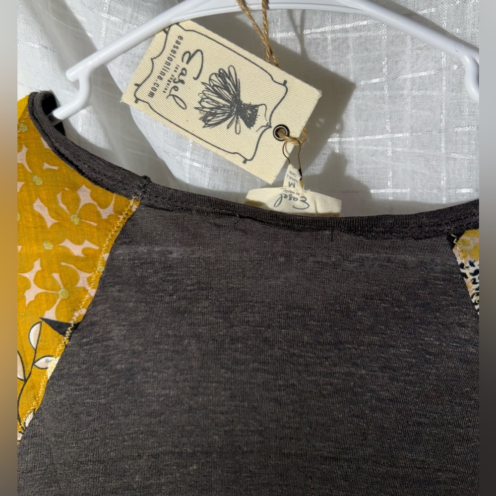 Easel Boho Colorblock Patchwork Top NWOT Medium Mustard Sleeve - Picture 3 of 4